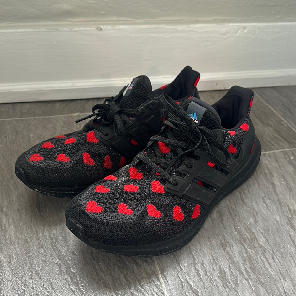 Lightly worn Adidas Ultraboosts mens 11.5